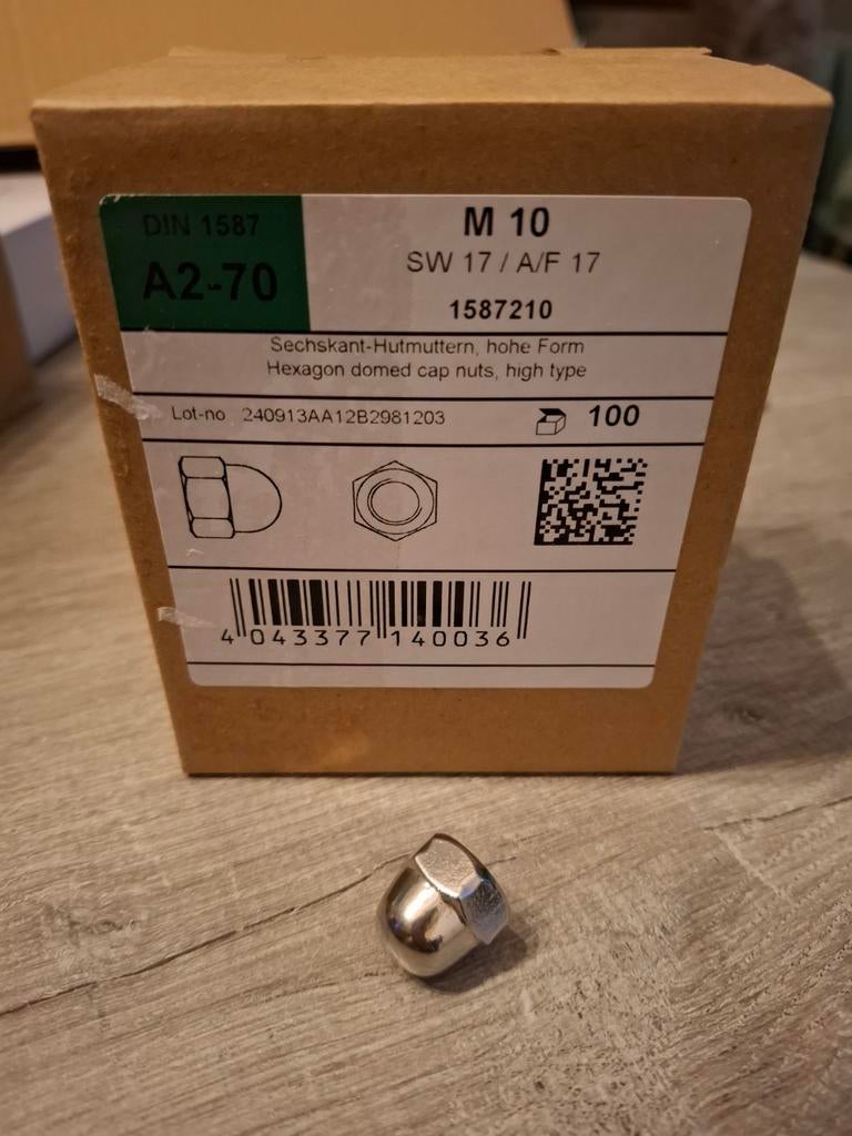 nieuwe doos 100 roestvrijstalen M10-dopmoeren, Doe-het-zelf en Bouw, IJzerwaren en Bevestigingsmiddelen, Inox, Ophalen of Verzenden