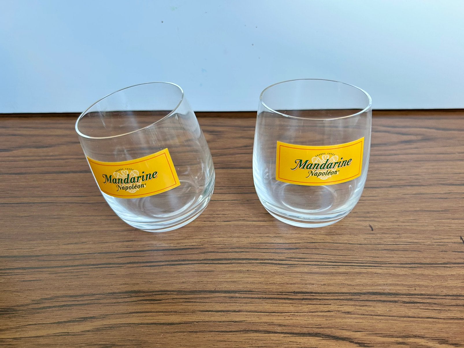 Set van 2 Mandarine Napoléon wiebelglaasjes, Enlèvement, Comme neuf, Verres et Verres à shot