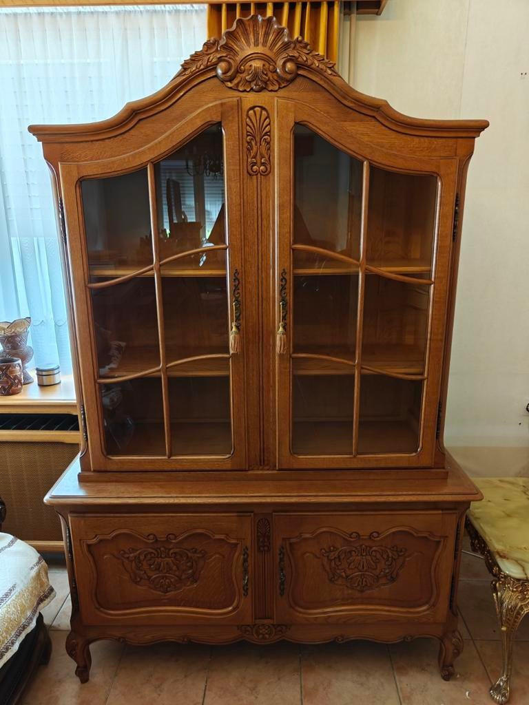 Vitrine classique en chêne/Buffet de style Louis XV, Maison & Meubles, Armoires | Vitrines, Verre, Enlèvement