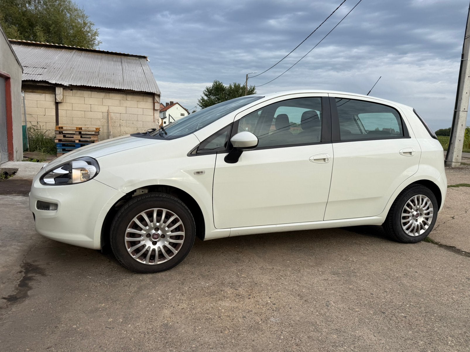 La Fiat Punto 1.2 essence, Euro 5, est inspectée., Autos, Fiat, 1242 cm³, Achat, Entreprise, Boîte manuelle