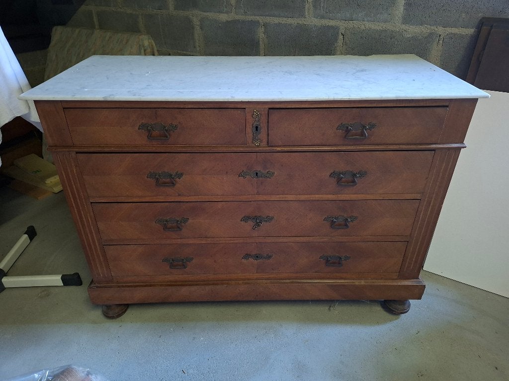 Commode ancienne, Enlèvement