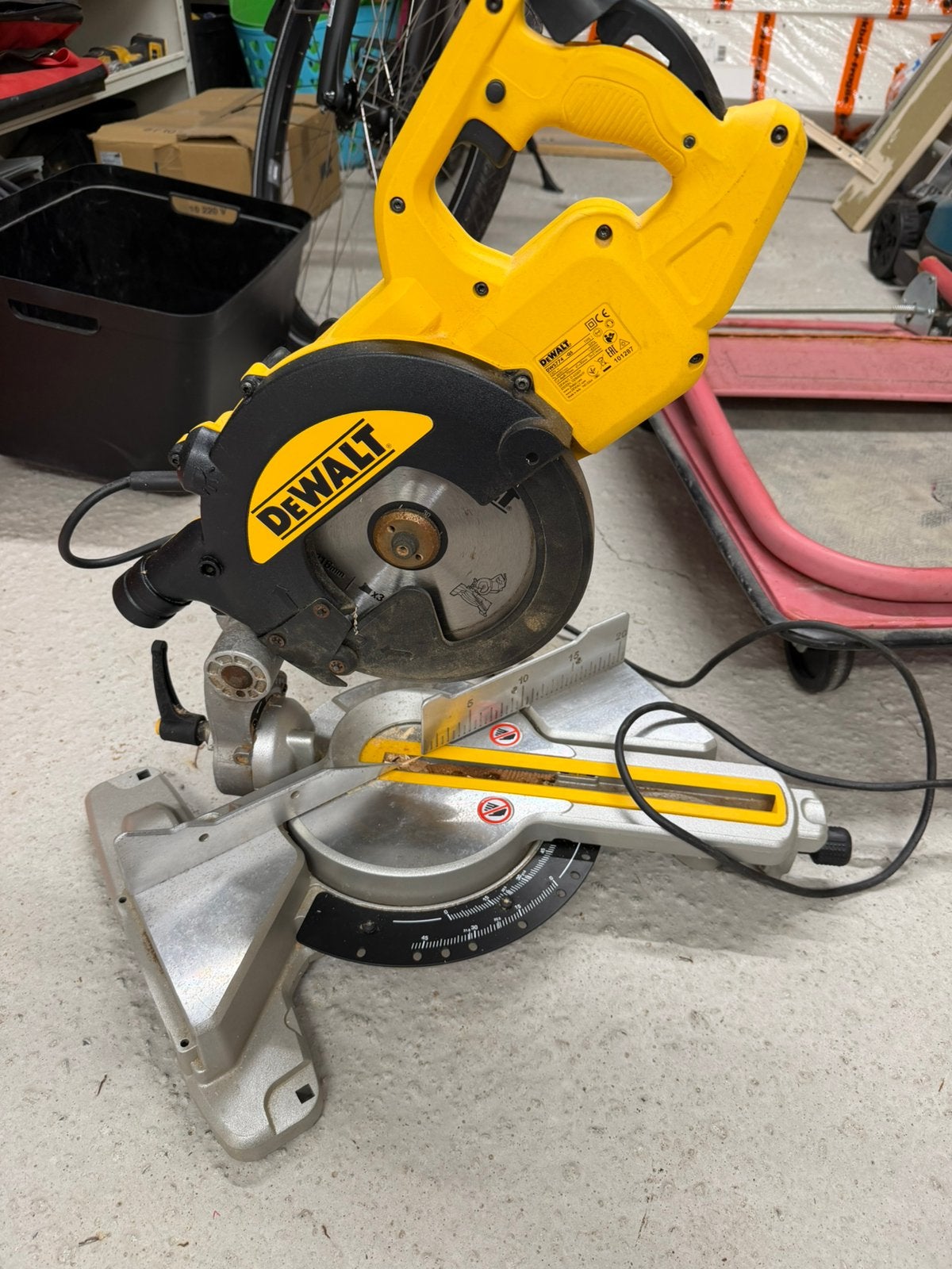 Dewalt DWS 774 QS verstekmachine, Ophalen, Zo goed als nieuw