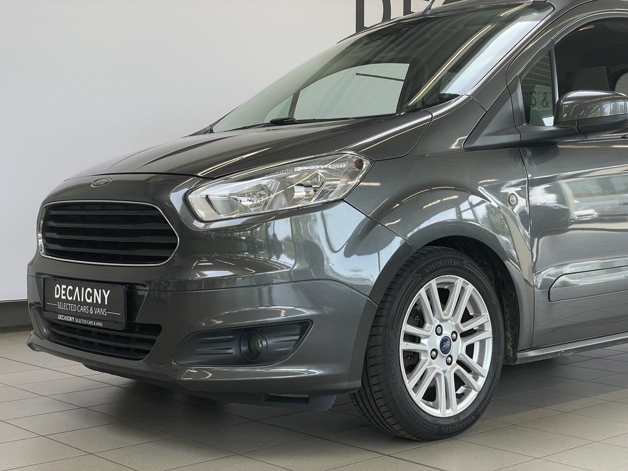 Ford Tourneo Courier 1.5 TDCi *Auto Airco*Sensoren achter, Autos, Achat, Euro 6, Entreprise, Noir