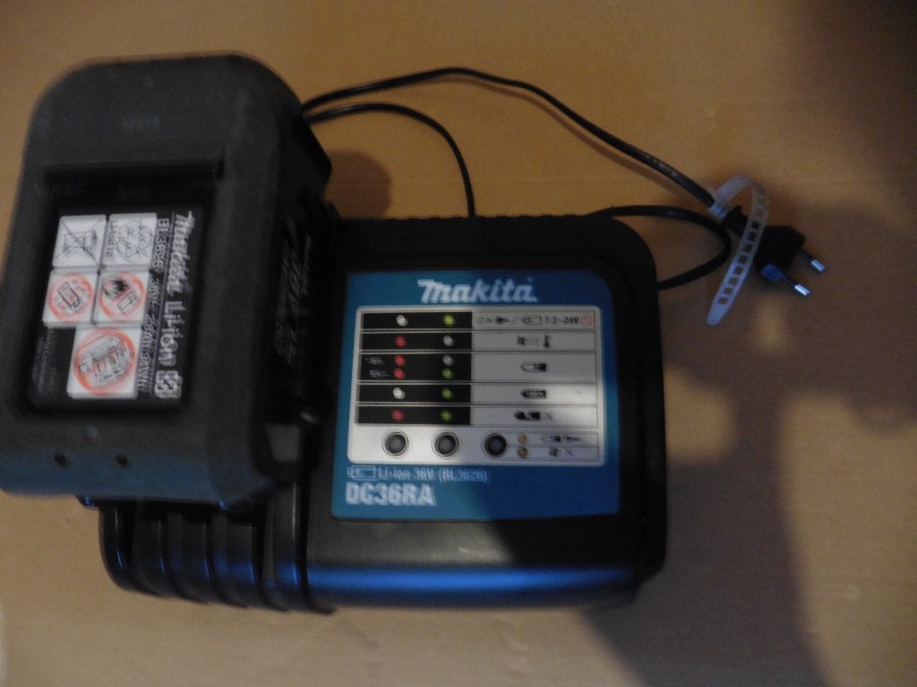 Chargeur Makita 36 VDC + batterie 36 V, Bricolage & Construction, Enlèvement ou Envoi, Comme neuf