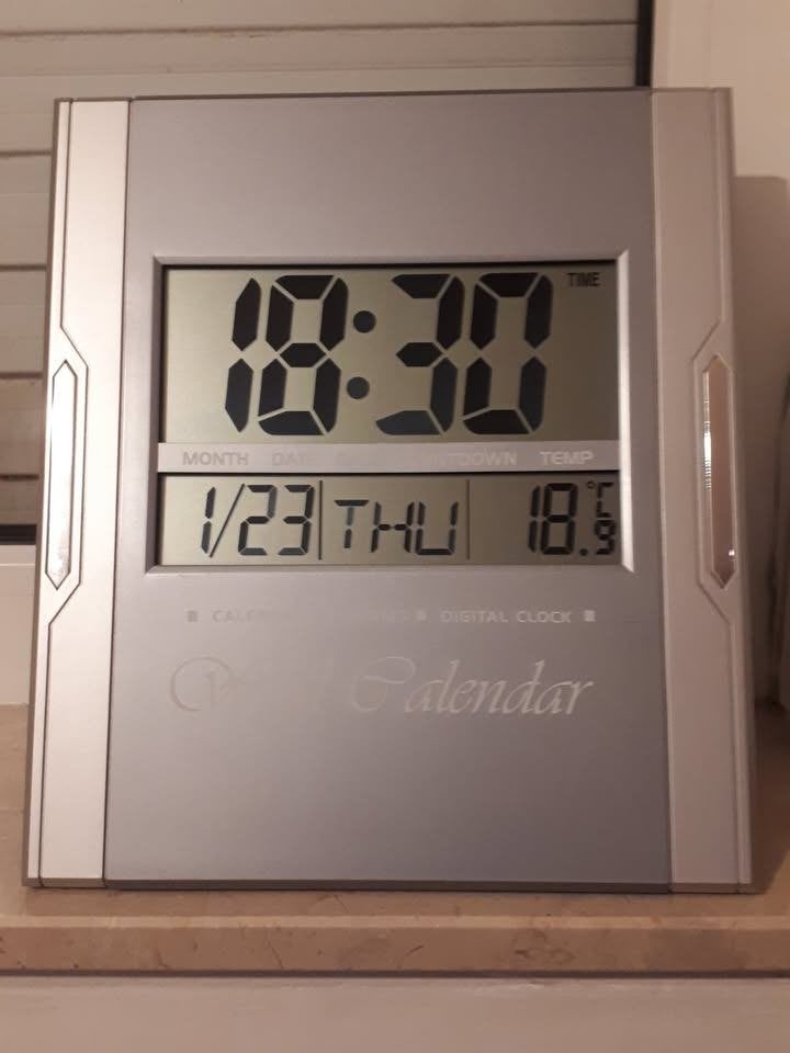 Horloge/calendrier numériques, Gris, Numérique, Enlèvement, Utilisé