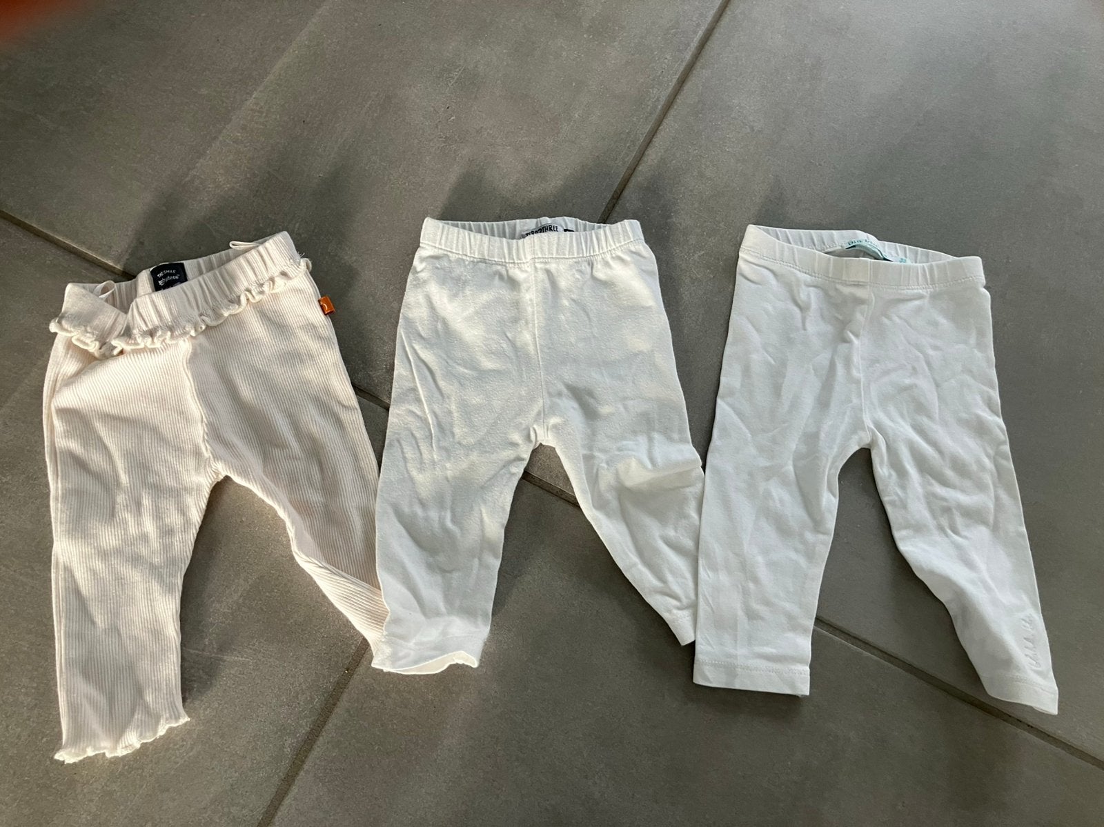 Drie gebroken wit merkleggings maat 62, Kinderen en Baby's, Babykleding | Maat 62, Ophalen, Zo goed als nieuw, Meisje, Overige typen