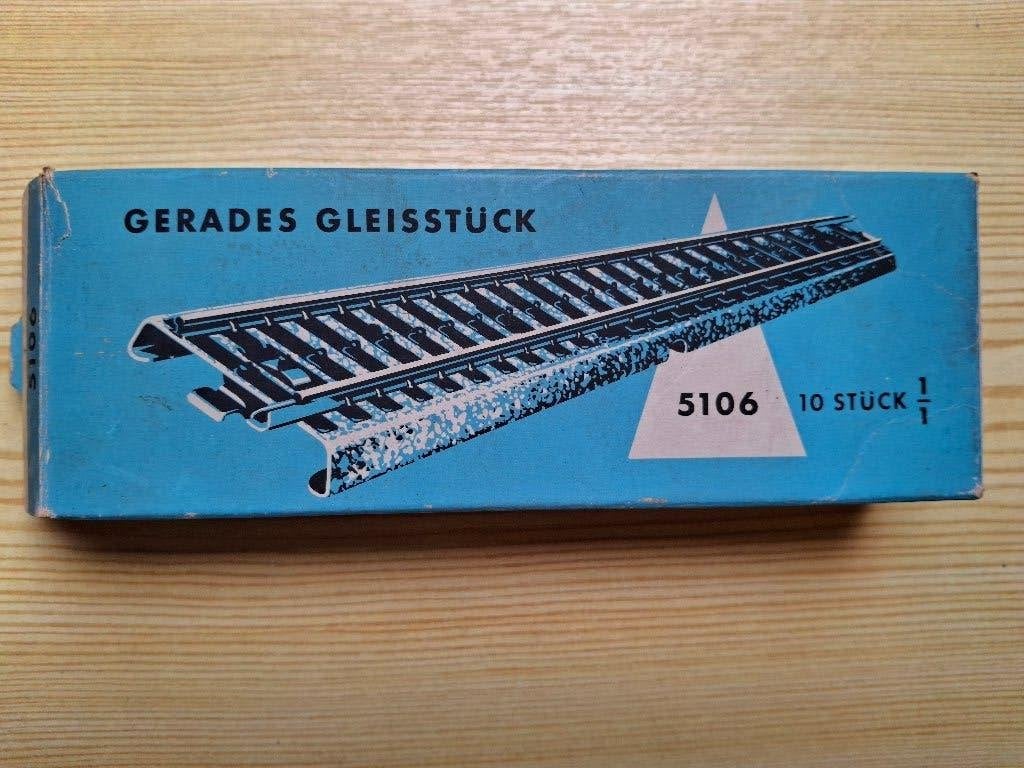 Märklin 5106 – Doos met 10 rechte M-rails, Ophalen, Wisselstroom, Gebruikt, Rails