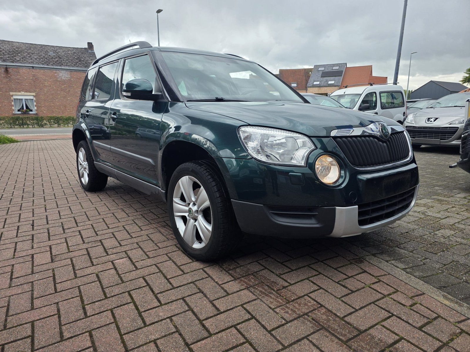 Skoda Yeti 1.8 - BENZINE - AIRCO - 4X4 - 107.000km - 2009, Auto's, Skoda, Euro 5, Stof, Zwart, Bedrijf