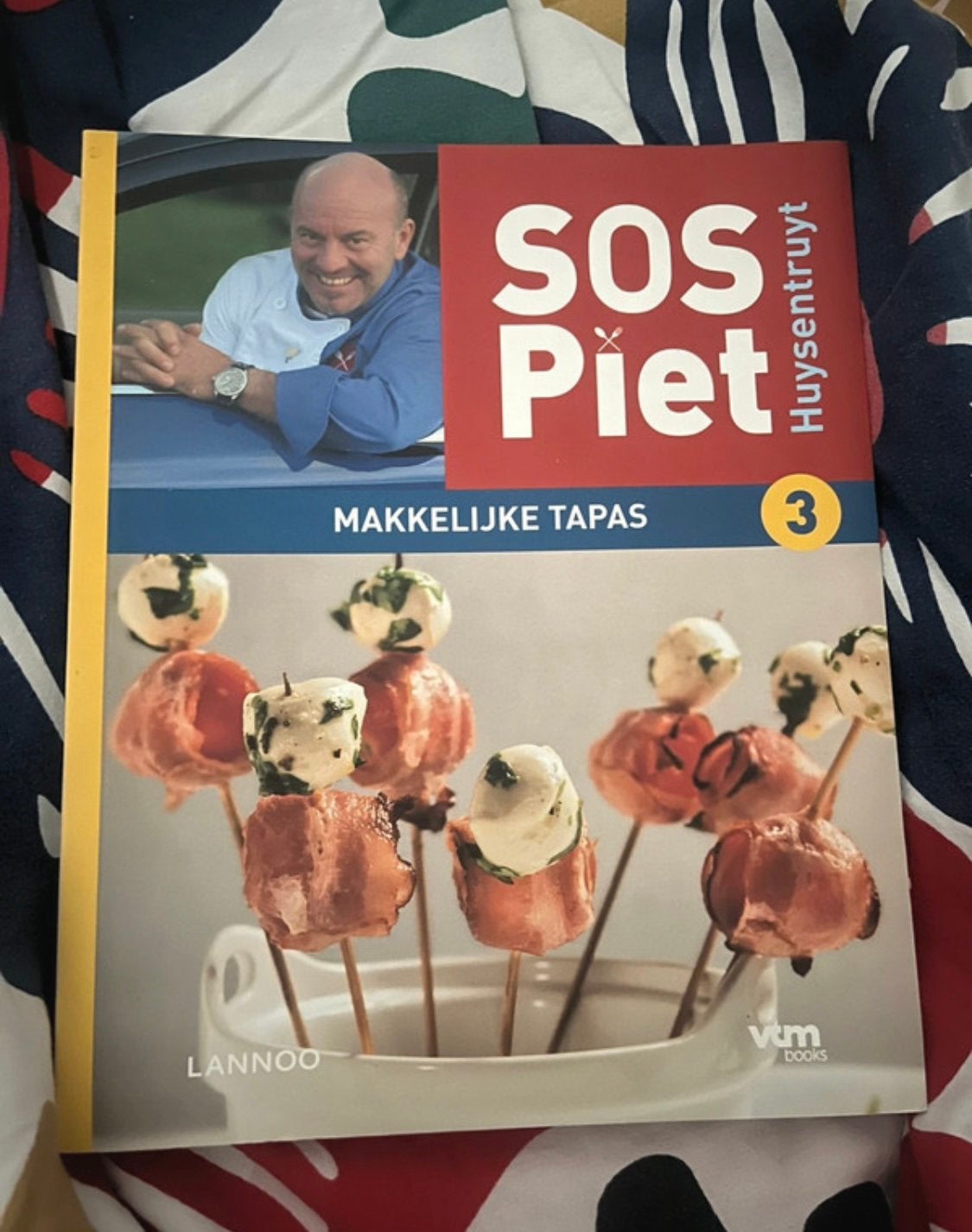 sos piet huysentruyt makkelijke tapas, Livres, Cinéma, Tv & Médias, Enlèvement ou Envoi, Comme neuf, Autres types