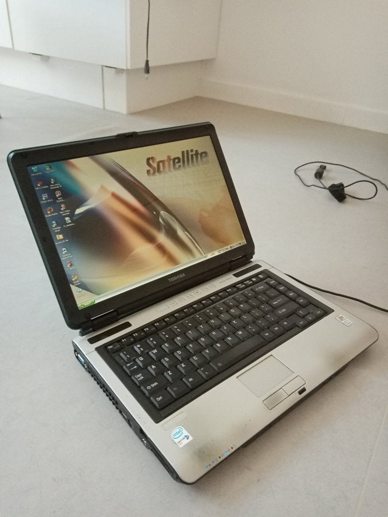 Toshiba satellite M100 fonctionne bien, Toshiba, HDD, 14 pouces, Utilisé