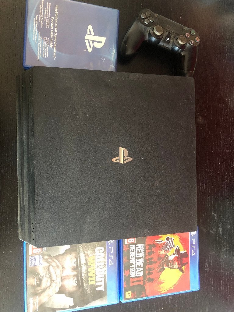 PS4 à 2 jeux : Red Dead Redemption et COD : WWII, Consoles de jeu & Jeux vidéo, Enlèvement ou Envoi, Utilisé