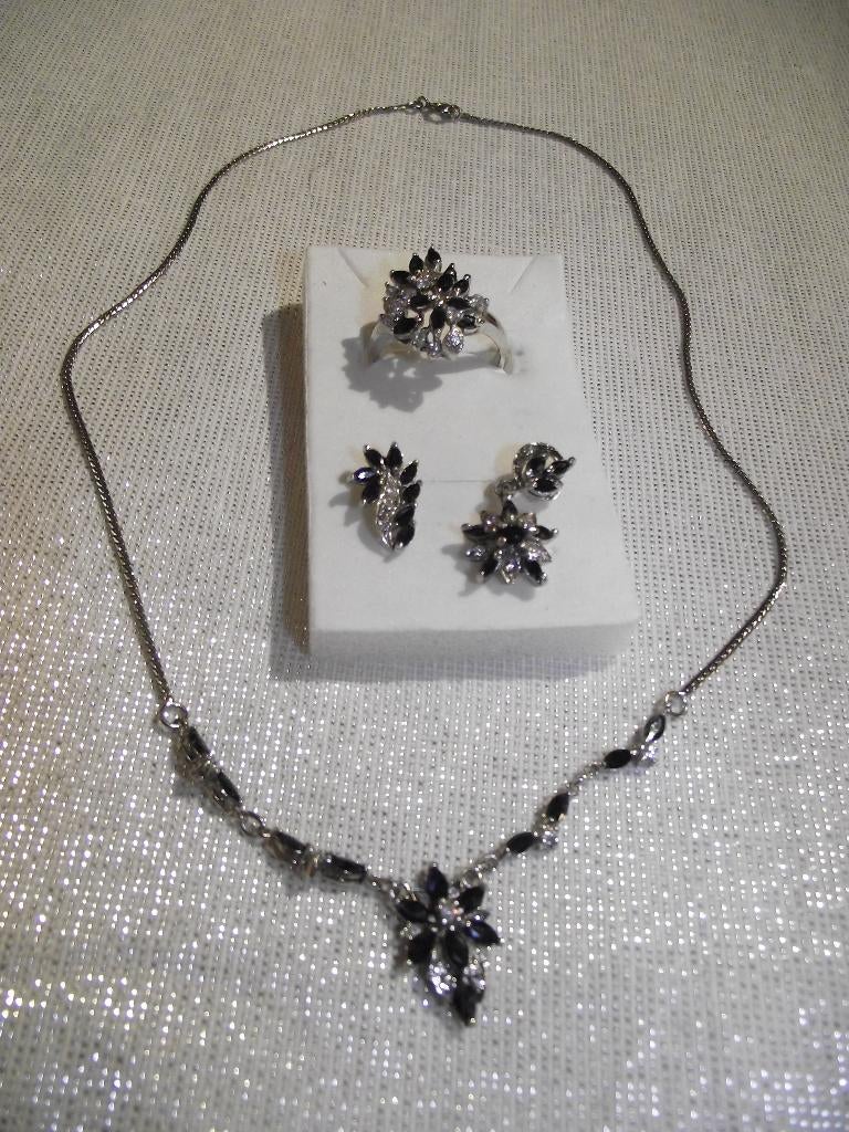 Parure bijoux anciens collier, bague et boucles d'oreilles, Enlèvement, Argent, Collier