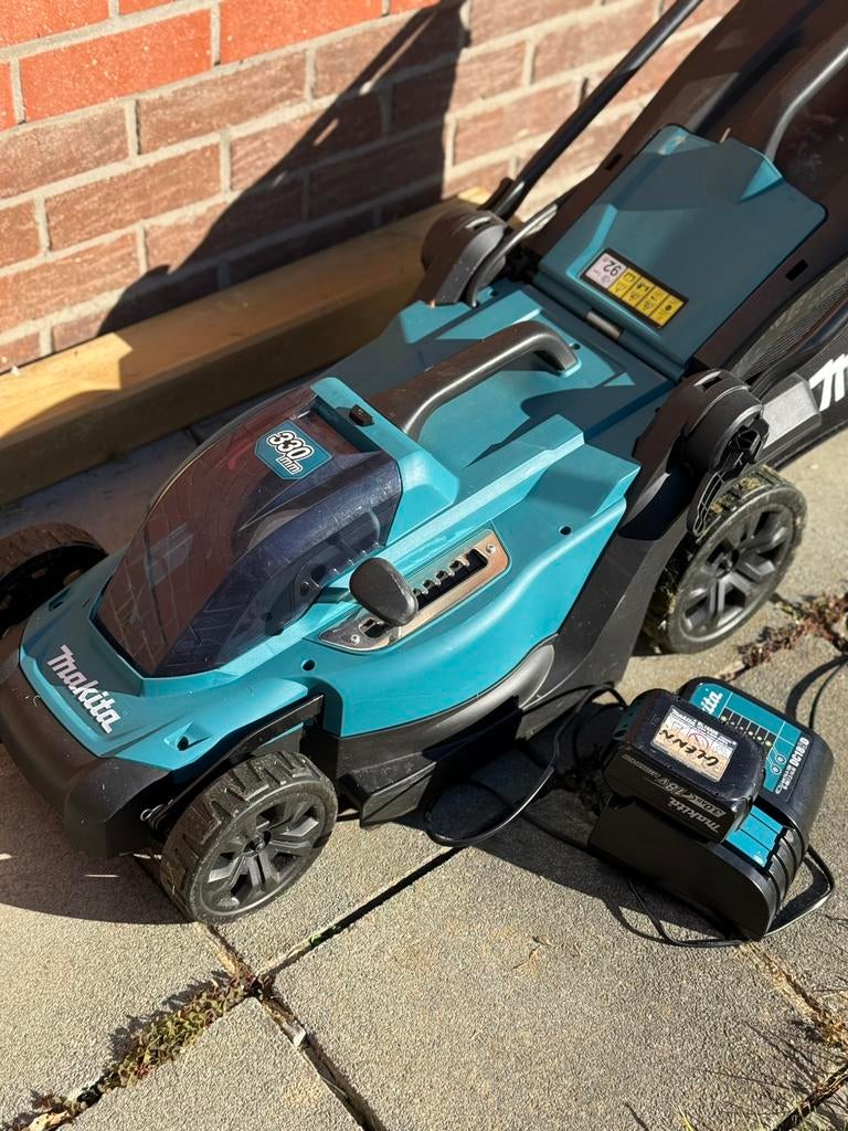 Makita DLM 330, Tuin en Terras, Ophalen, Zo goed als nieuw