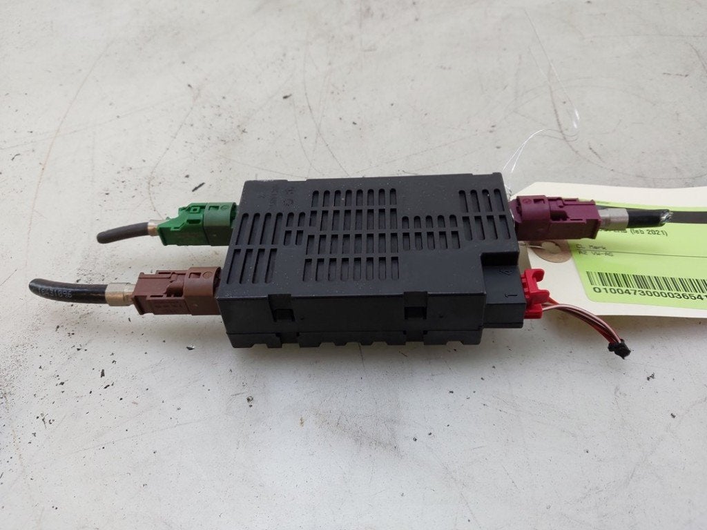PORT AUX/USB Skoda Superb Combi (3V5) (|3G5035953|), Utilisé, Info@skoda-auto.de, Skoda, Max-Planck-Straße  3-5
64331  Weiterstadt, DE