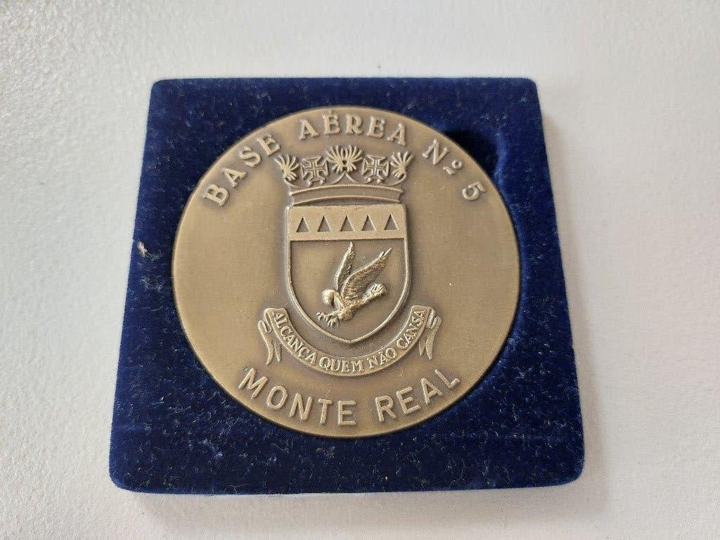 Médaille en bronze Base aérienne N 5 Monte Real, Collections, Objets militaires | Général, Enlèvement ou Envoi, Armée de l'air