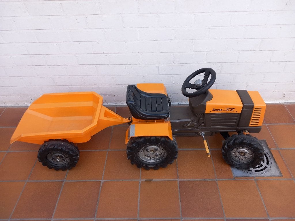 Tractor met pedalen en aanhangwagentje, Kinderen en Baby's, Speelgoed | Buiten | Voertuigen en Loopfietsen, Ophalen, Zo goed als nieuw