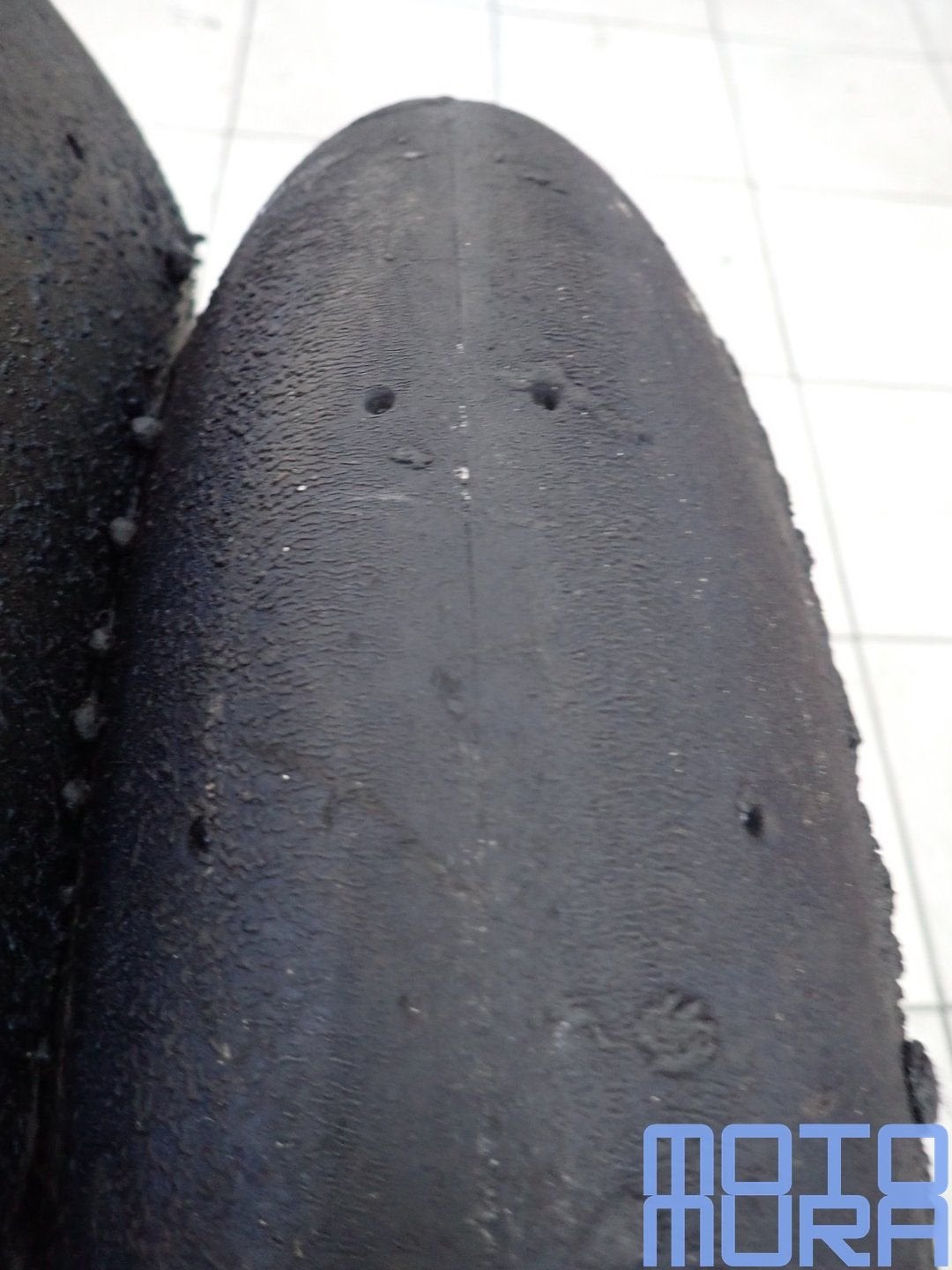 Jeu de pneus Pirelli Slick d'occasion 200/65ZR17 125/70ZR17,, Motos, Enlèvement ou Envoi, -, -, -