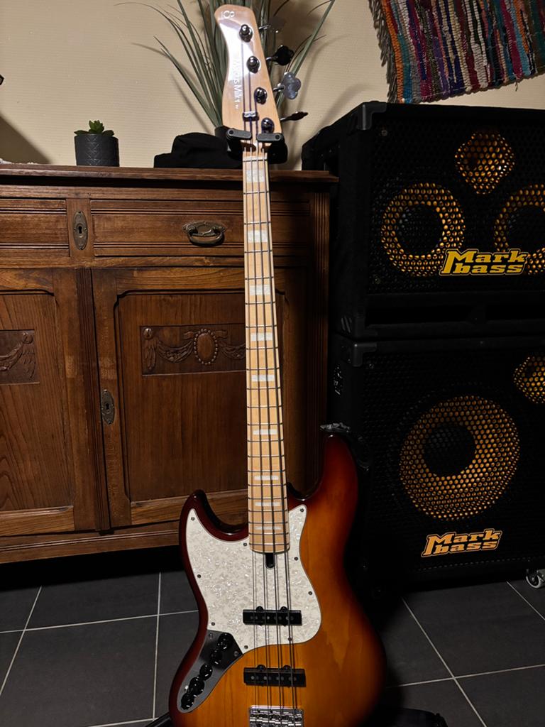 Sire Marcus Miller V7 Swamp ash. 4 string., Ophalen, Zo goed als nieuw