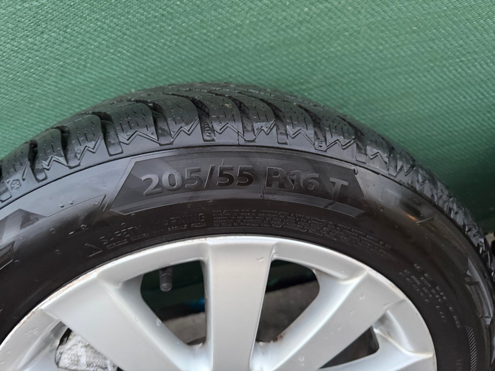 4 Jantes d’origine Volkswagen + pneus 4 saisons 205/55 R16, Autos : Pièces & Accessoires, Pneus & Jantes, Pneu(s), 4 Saisons, Enlèvement