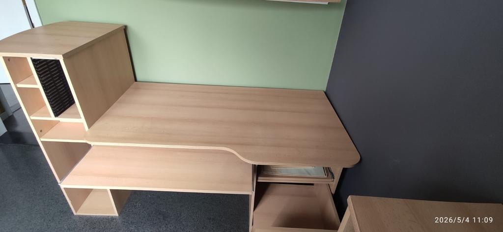 Bureau, Ophalen