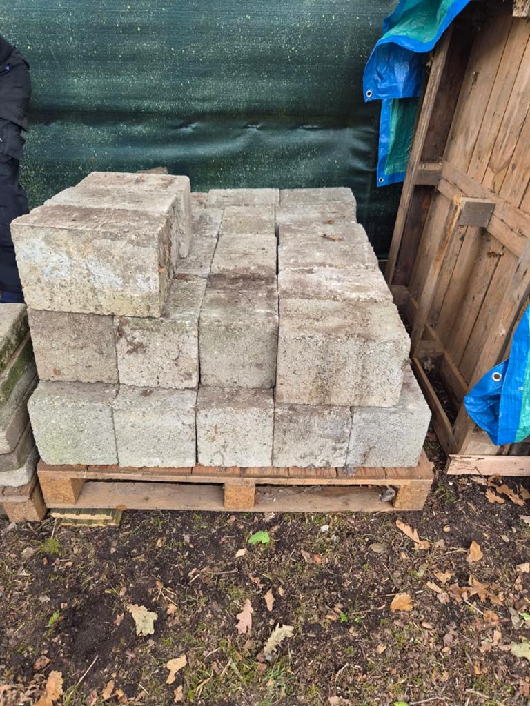 Beton blokken, Ophalen, Beton