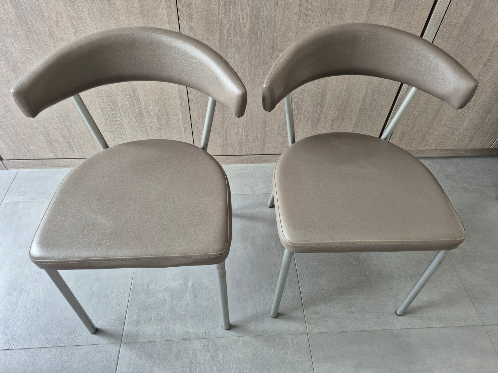 Twee comfortabele design stoelen, Ophalen, Gebruikt, Overige kleuren, Twee