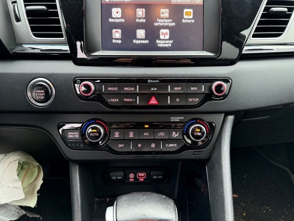 BEDIENINGSPANEEL CLIMATE CONTROL Kia Niro I (DE), Info@kia.de, Theodor-Heuss-Allee 11
60486  Frankfurt am Main, DE, Kia Deutschland GmbH