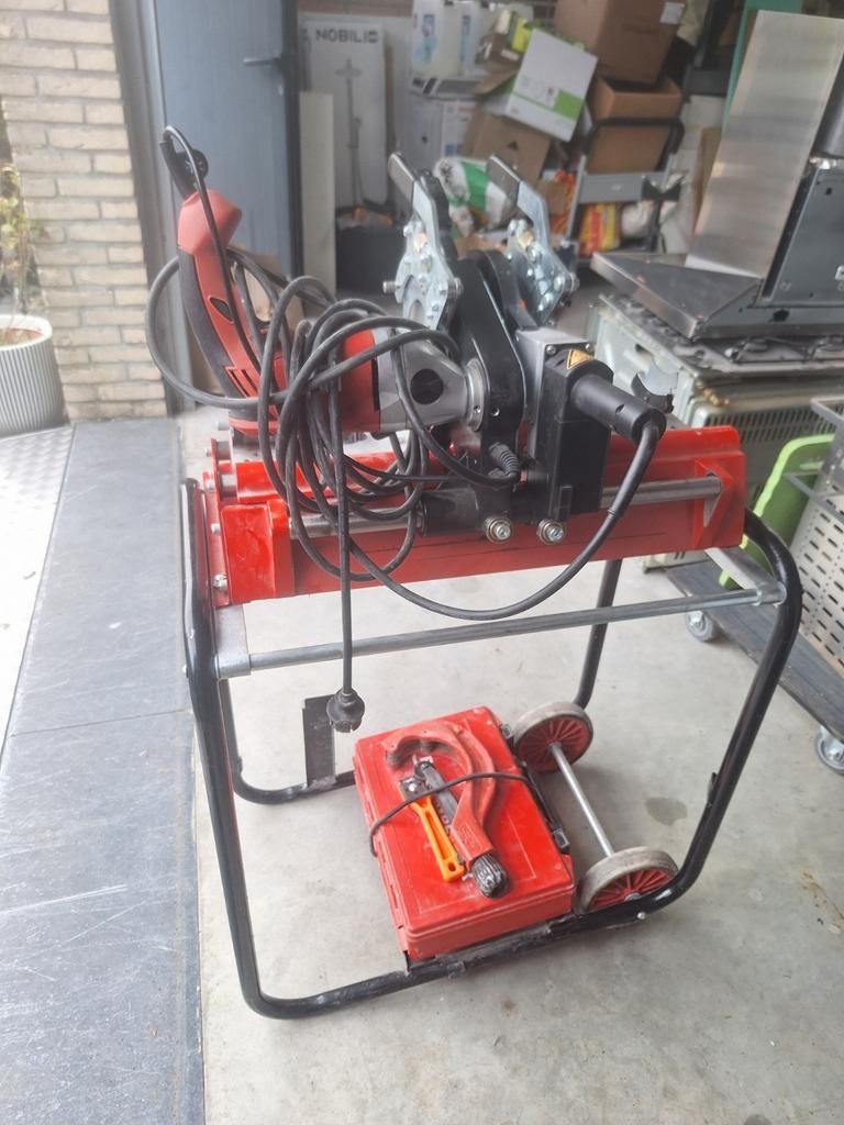 PE lasmachine, Ophalen