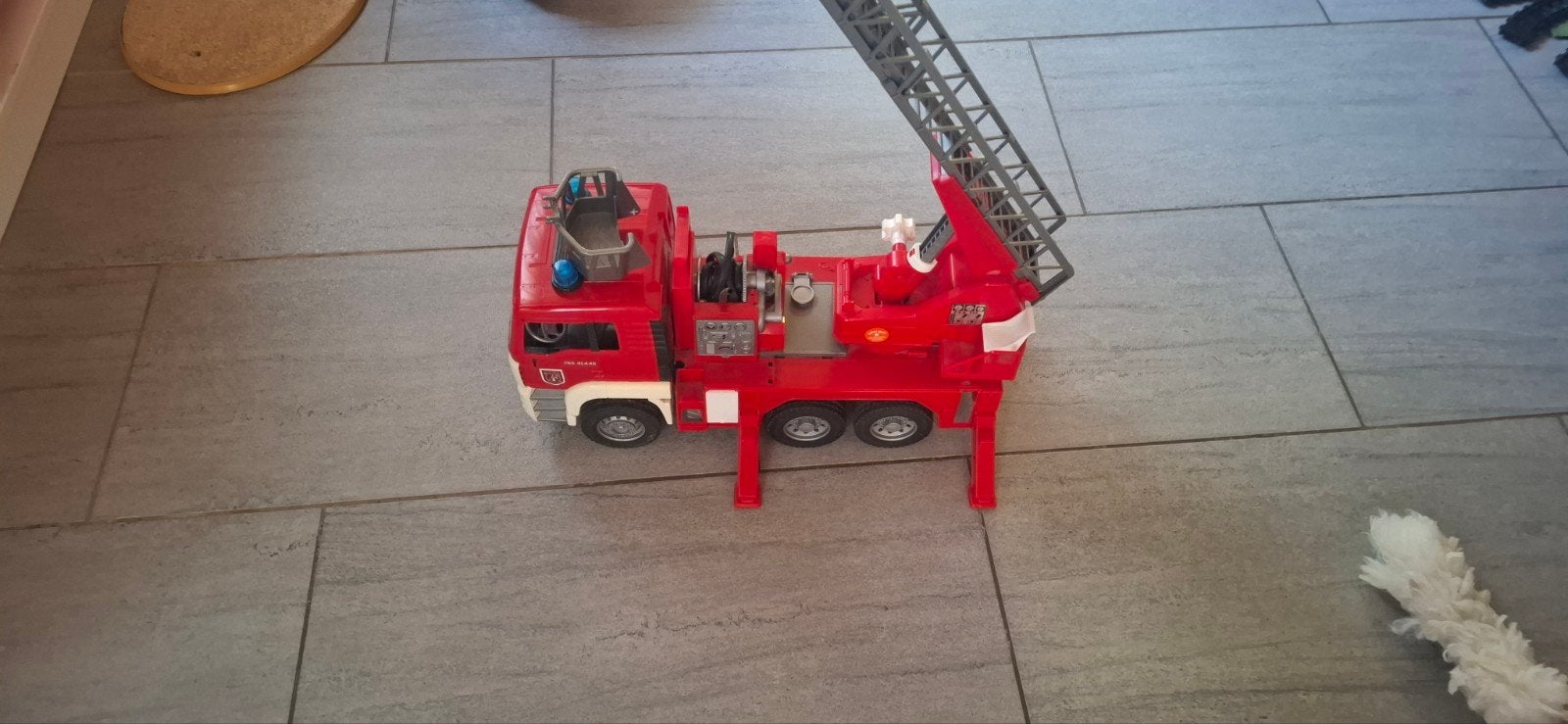 Bruder camion de pompier, Enlèvement