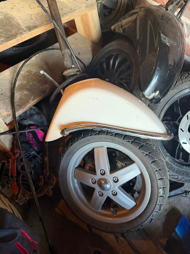 Vespa lx s voorvork, Ophalen