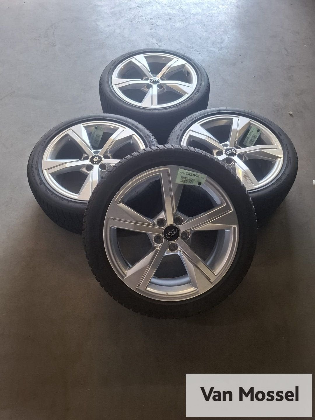Audi  A1 Hankook Winter cept EVO2 215/45/R17 91W, -, -, Banden en Velgen, 17 inch
