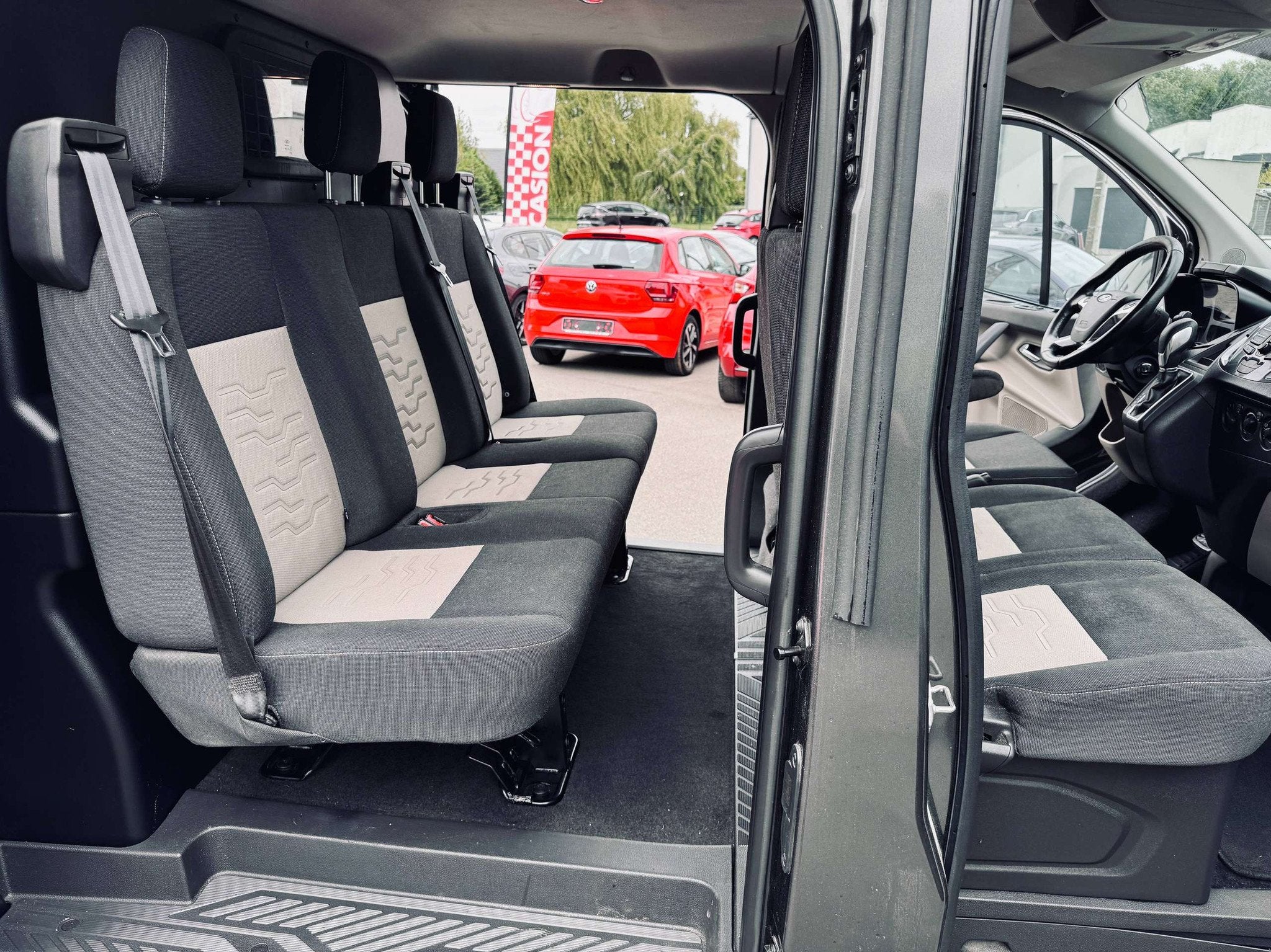 Ford Transit Custom 2.0 TDCi L2H1 Limited Multi-use, Stof, Gebruikt, 4 cilinders, Bedrijf