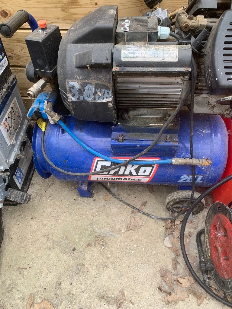luchtcompressor 3hp 2cylinder, Doe-het-zelf en Bouw, Compressors, Ophalen, Gebruikt, 6 tot 10 bar, 25 tot 100 liter