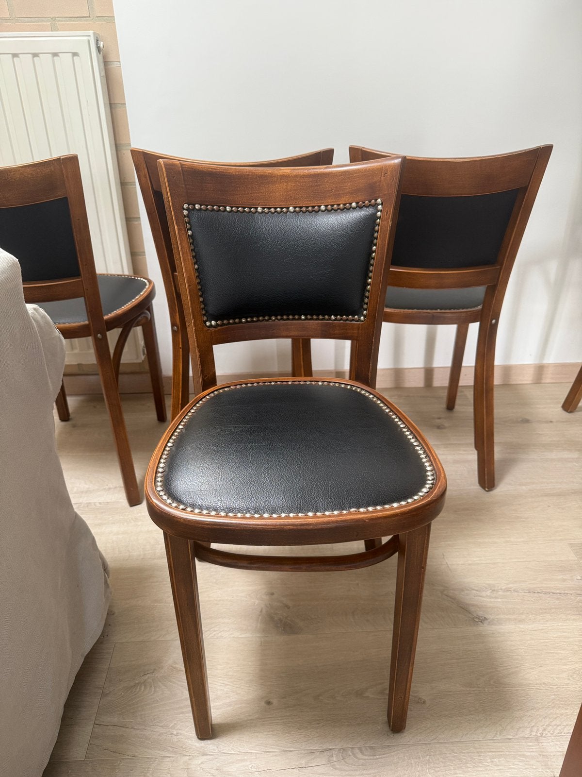 8 Stoelen te koop, Ophalen