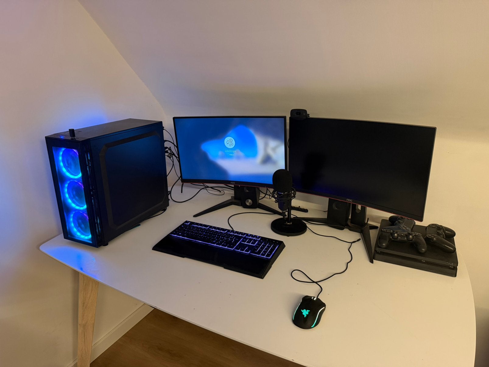 GAMING SETUP €699 PC 2x 144Hz PS4 3 Controllers Razer Webcam, Games en Spelcomputers, Ophalen, Zo goed als nieuw
