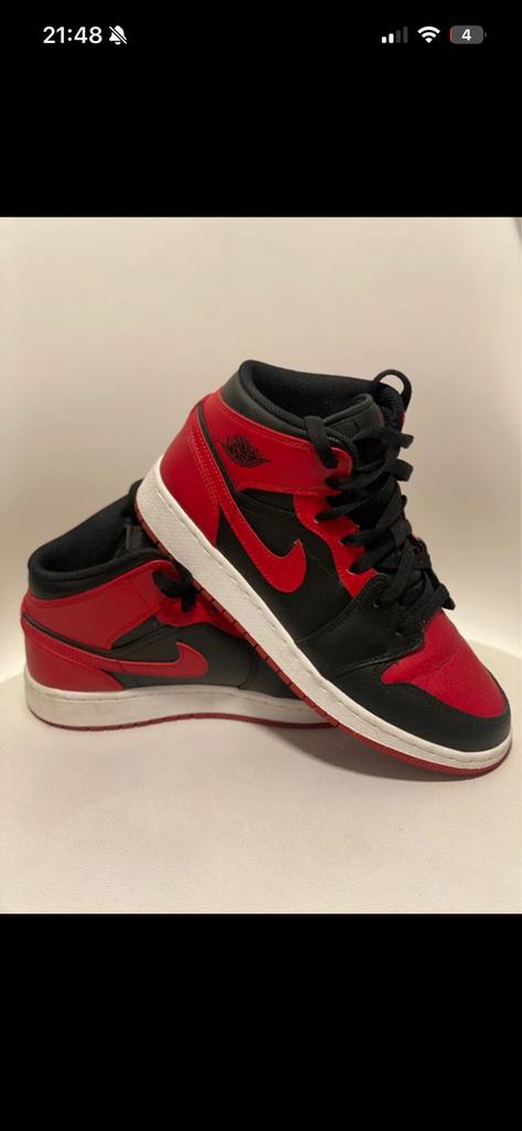 Air Jordan 1 mid, Ophalen, Zo goed als nieuw
