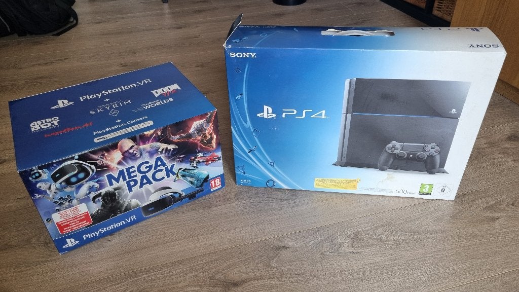 Playstation 4 + Playstation VR, Enlèvement, Utilisé, Avec 2 manettes, Original