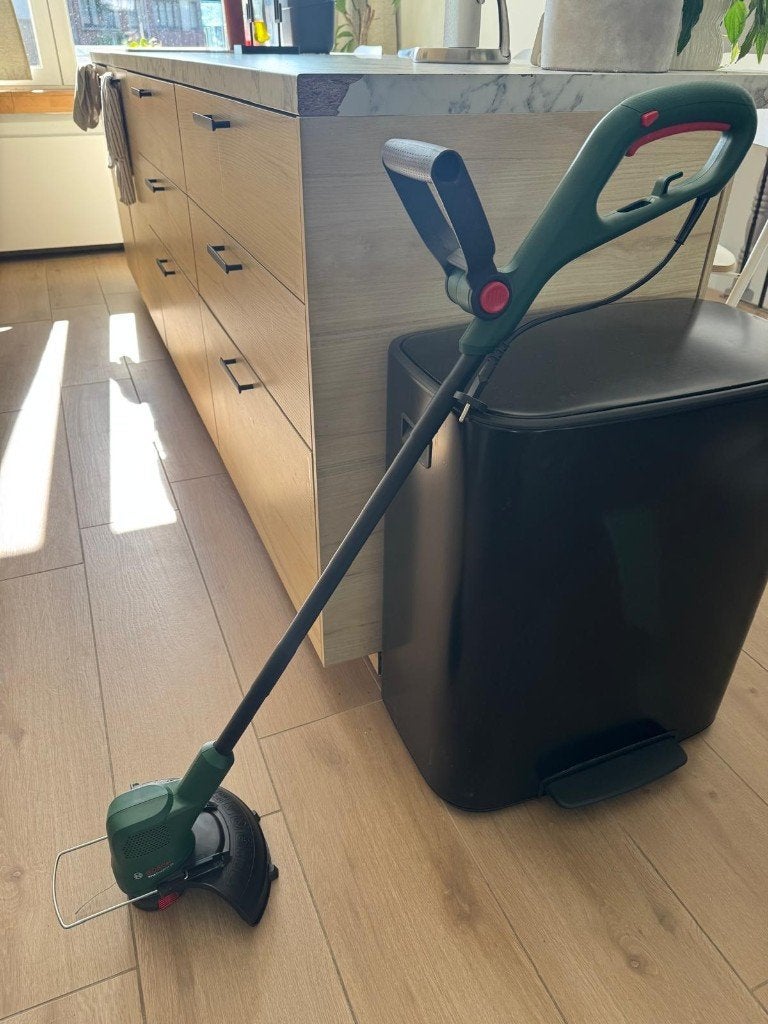 Bosch easycut 23 grastrimmer met reserve draad, Tuin en Terras, Grastrimmers, Ophalen, Zo goed als nieuw, 10 tot 30 cm, Bosch