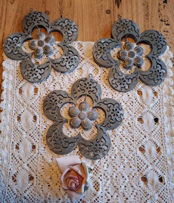 3 grote bloemen hangers, oude look, -, Utilisé, -, -