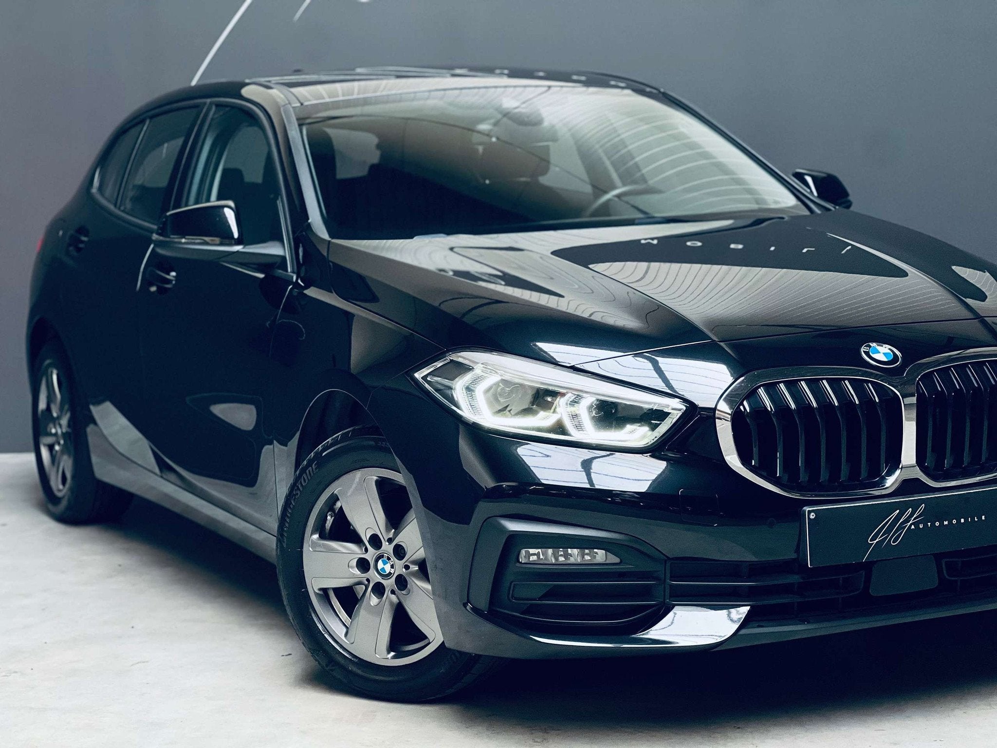 BMW 1 Serie 116 d *AUTOMATIQUE*LED*CARPLAY*, Autos, 1940 kg, Euro 6, Entreprise, Noir