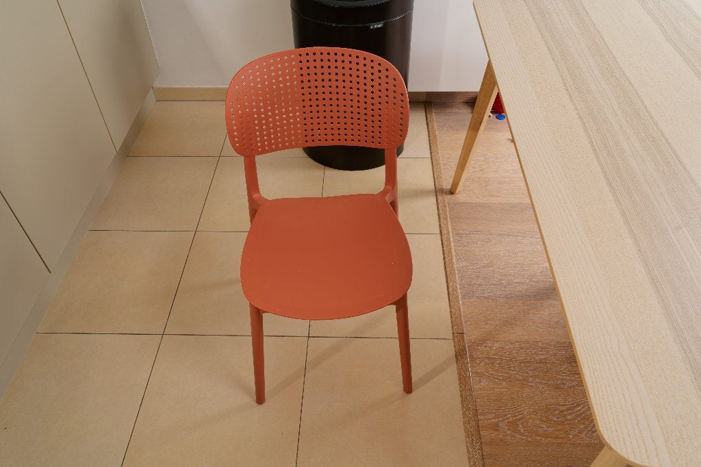 Table IKEA Lisabo + 2 chaises Conforama, 100 à 150 cm, Quatre personnes, Scandinavisch, modern, naturel, IKEA, terracotta, houtlook