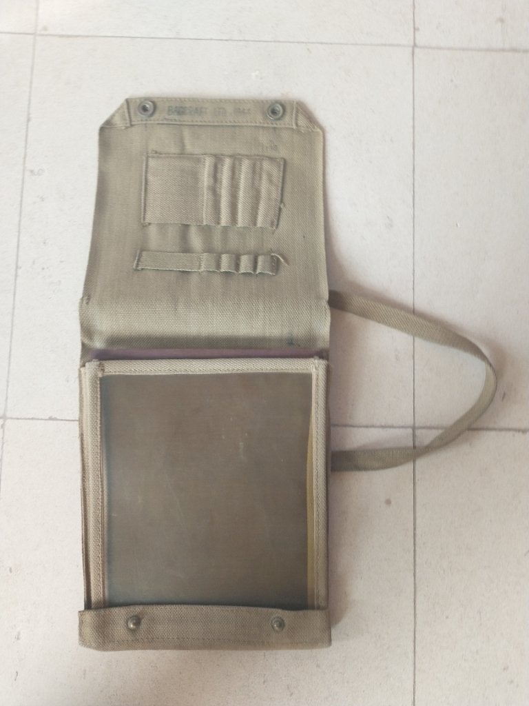 WW2 pochette pour carte Militaire 1944, Enlèvement ou Envoi, Autres types