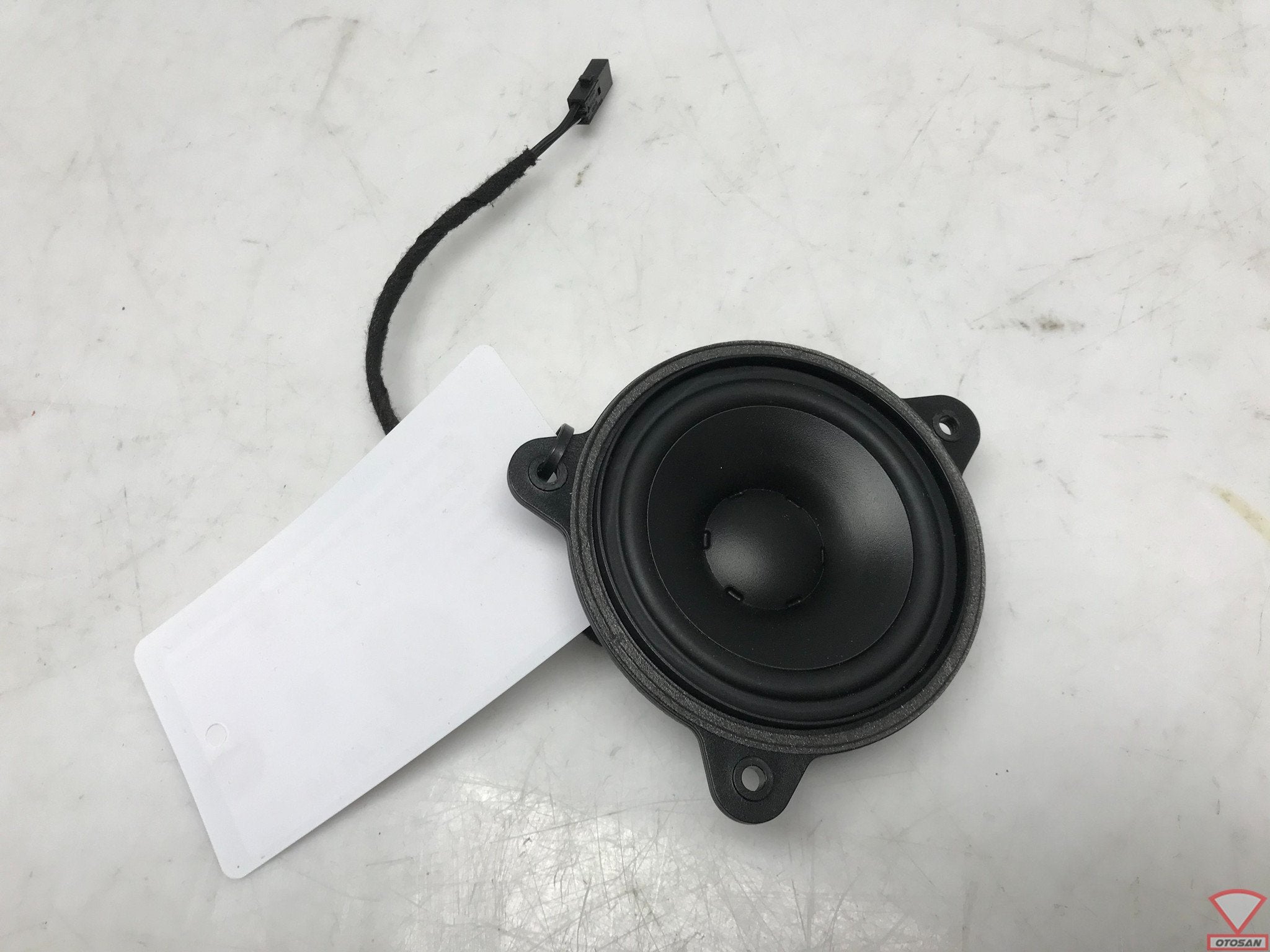 Haut-parleur VW Tiguan 5NA Passat Dynaudio signifi 3G0035415, Autos : Pièces & Accessoires, Volkswagen, Volkswagen AG, Vw@volkswagen.de