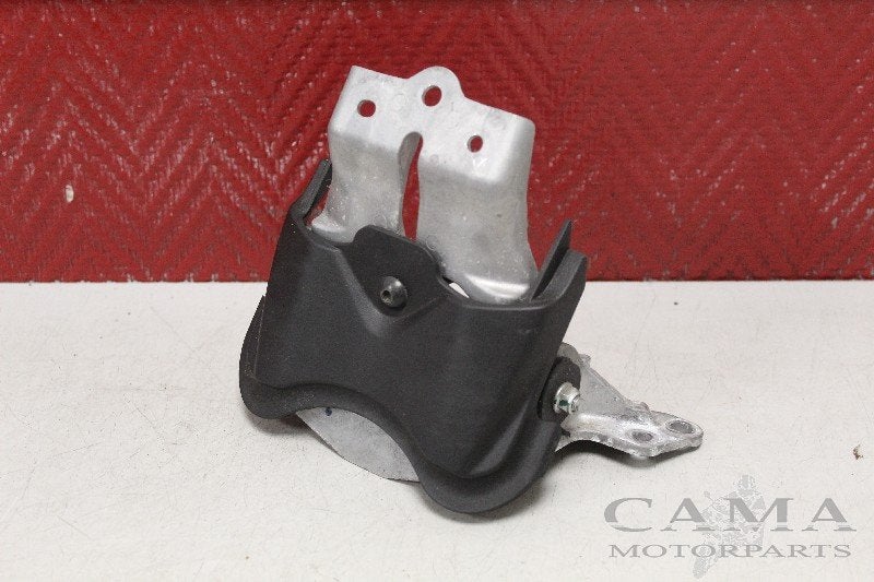 BUDDYSEAT SCHARNIER Yamaha N-Max 125 (N MAX NMAX 125-A), Motoren, Dhr. S. di Majo, Gebruikt, Info@cama-motorparts.nl, P.J. Troelstraweg 8 8
3144 CX  MAASSLUIS, NL