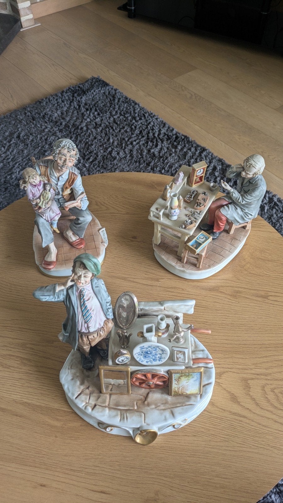 3-delige capodimonte van M.Alparone, Ophalen
