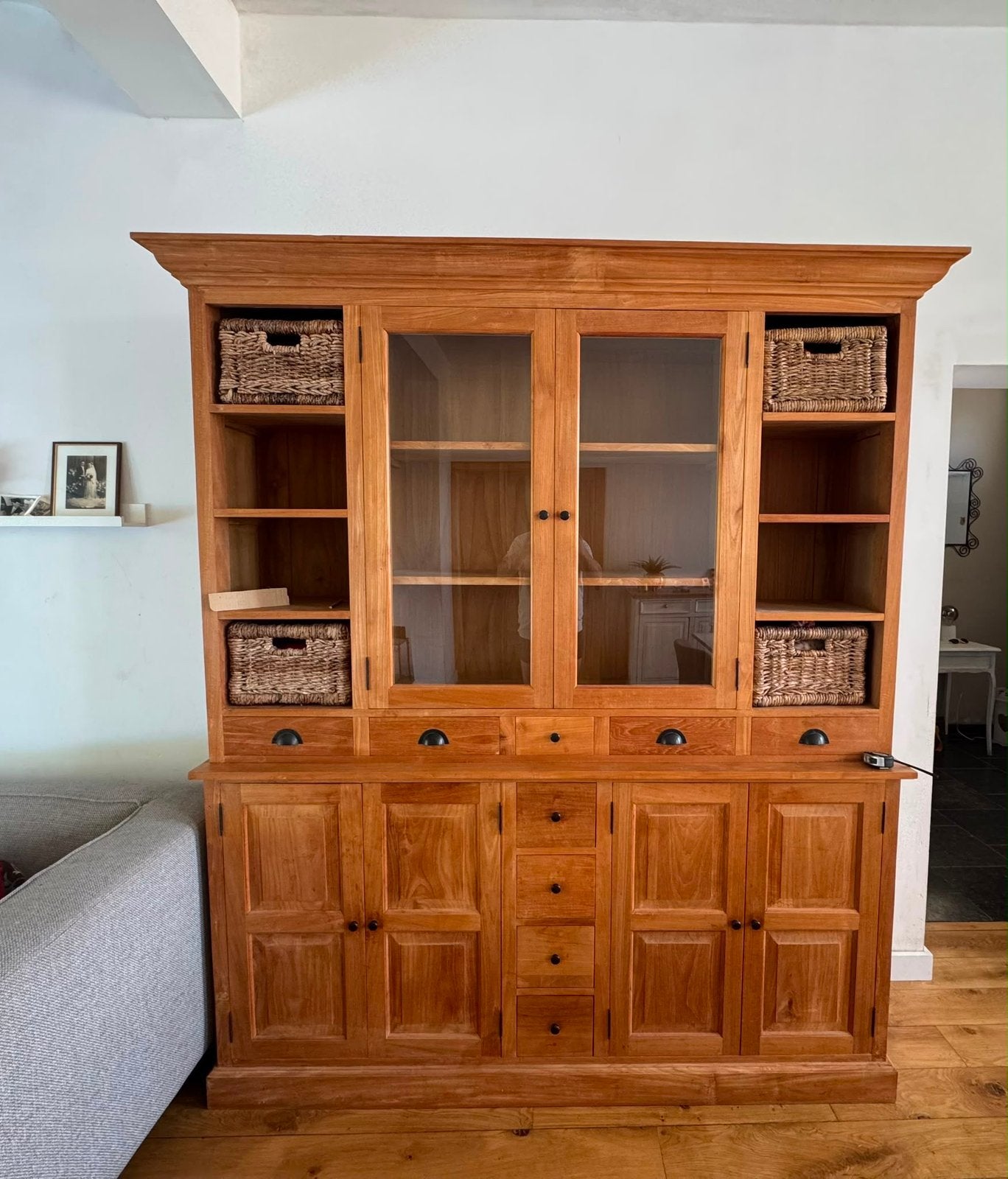 Vaisselier 4 portes / Vitrine Rive Bleue modèle Akabar, Enlèvement, Comme neuf, Teck