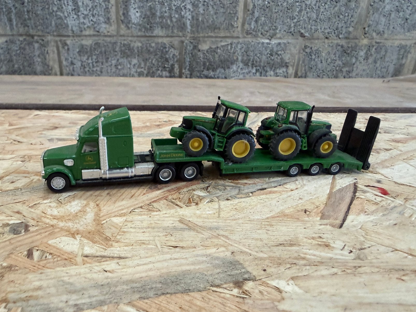 John deere camion met tractors schaalmodellen, Hobby en Vrije tijd, Ophalen, Gebruikt, Hijskraan, Tractor of Landbouw