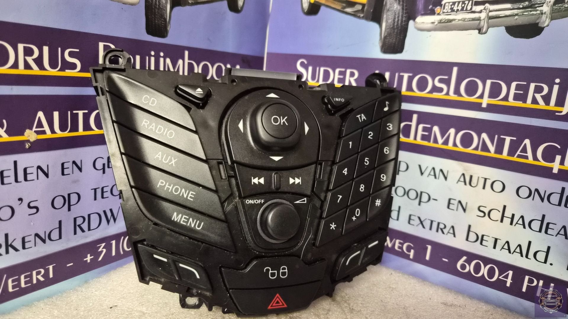 Panneau de commande radio Ford Fiesta 6 (JA8) 06899000, Info@ford.com, Ford Motor Company, American Road 1
48126  Dearborn, Ford