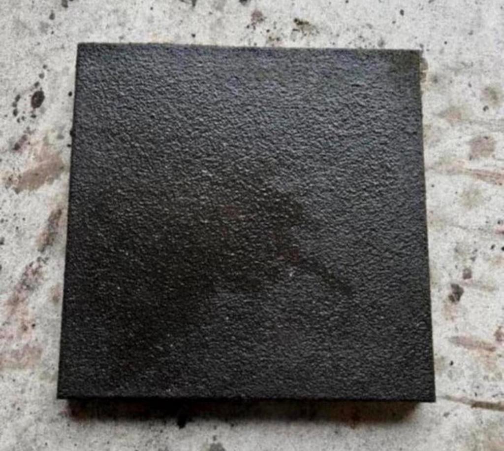 Rubberen tegels 50x50x4,5 speeltoestel stal ed ruim 25m2, Ophalen, Gebruikt, Rubber, 10 m² of meer