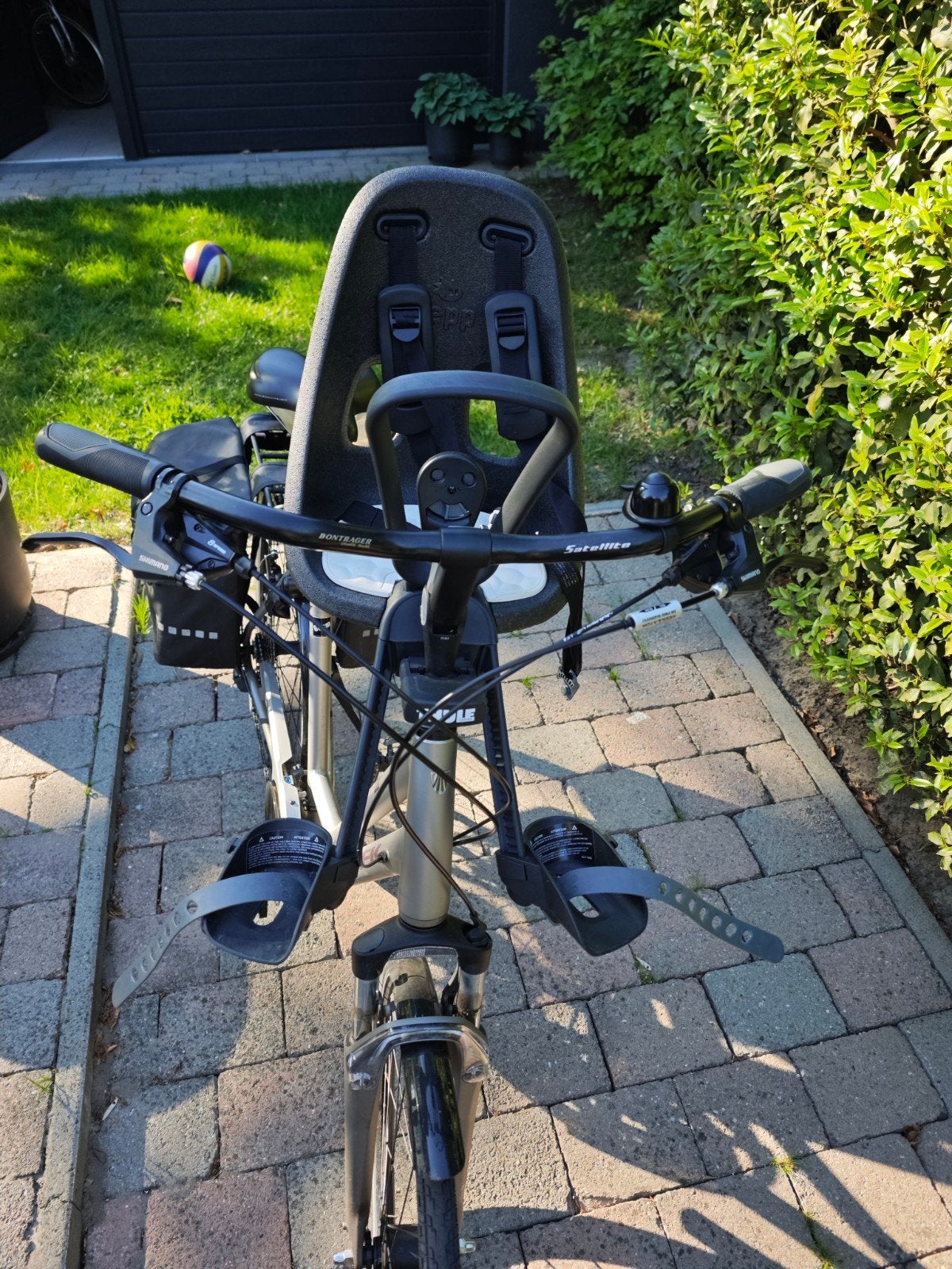 Thule Yepp fietsstoel vooraan zwart/wit, Ophalen